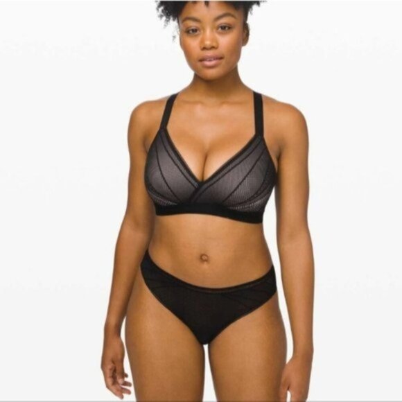 Lululemon awake to lace bra size black/barely biege 34A - Picture 5 of 7
